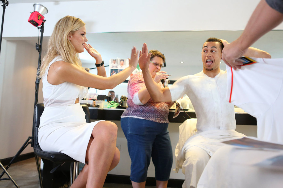 Giancarlo-Stanton-body-paint-Erin-Heatherton-X159267_TK1_218.jpg